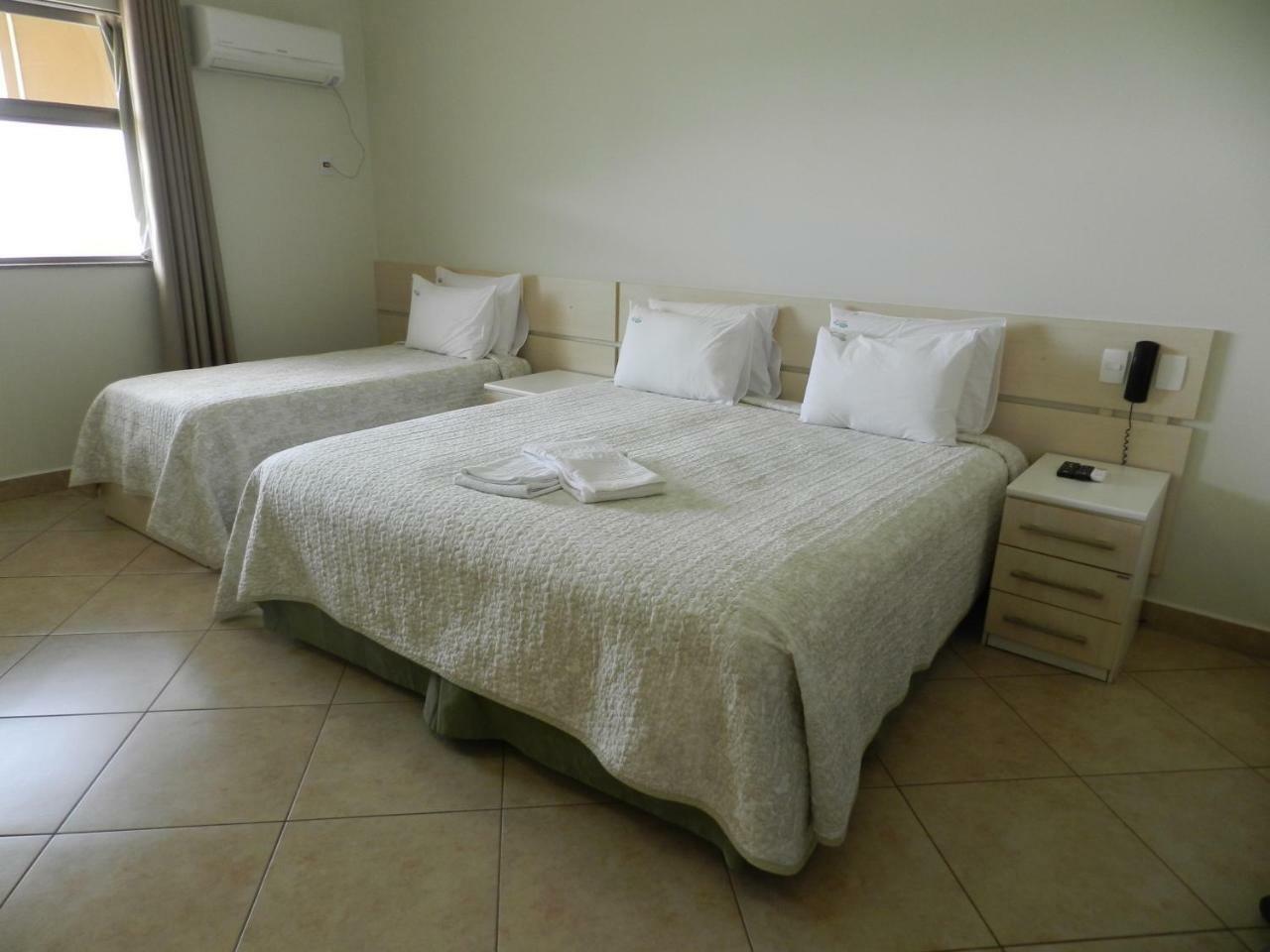 Holambra Garden Hotel Exterior foto A hotel room in Brazil